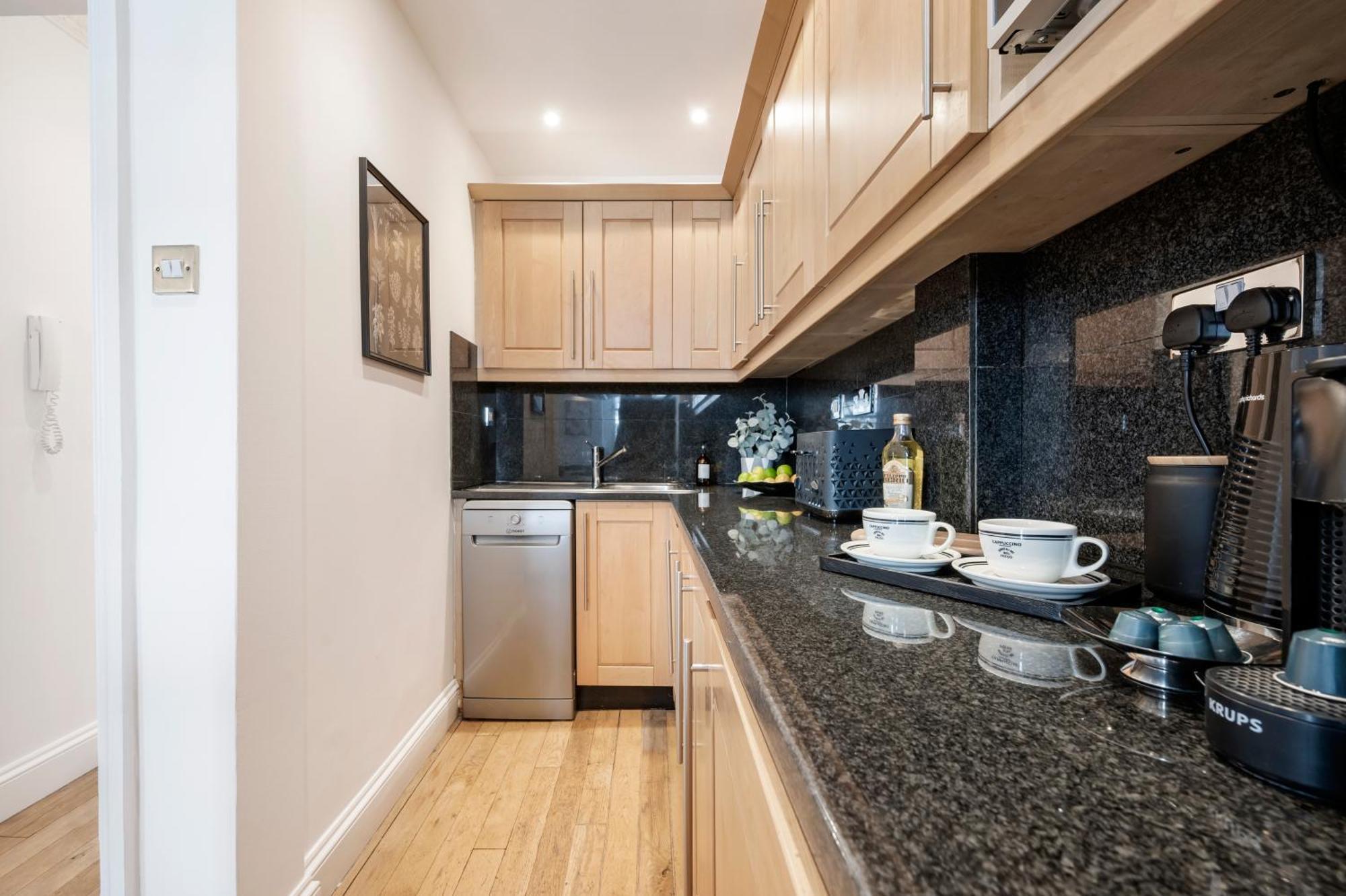 2 Bedr, 3 Beds, 1 Bath Thames, Trafalgar Sq ロンドン エクステリア 写真